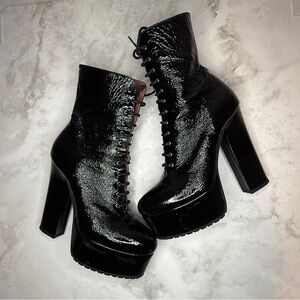ALAÏA | Black Patent Leather Lace-Up Platform Ankle Boots | Size 36.5 (US 6)